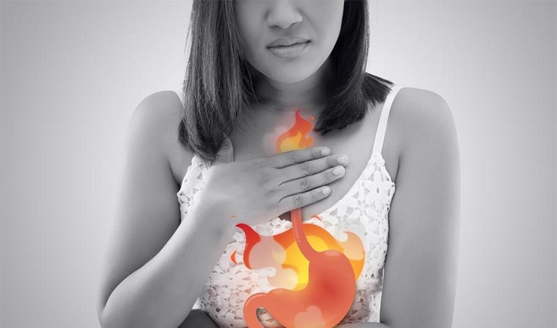 Ợ nóng, ợ chua là dấu hiệu điển hình của trào ngược dạ dày