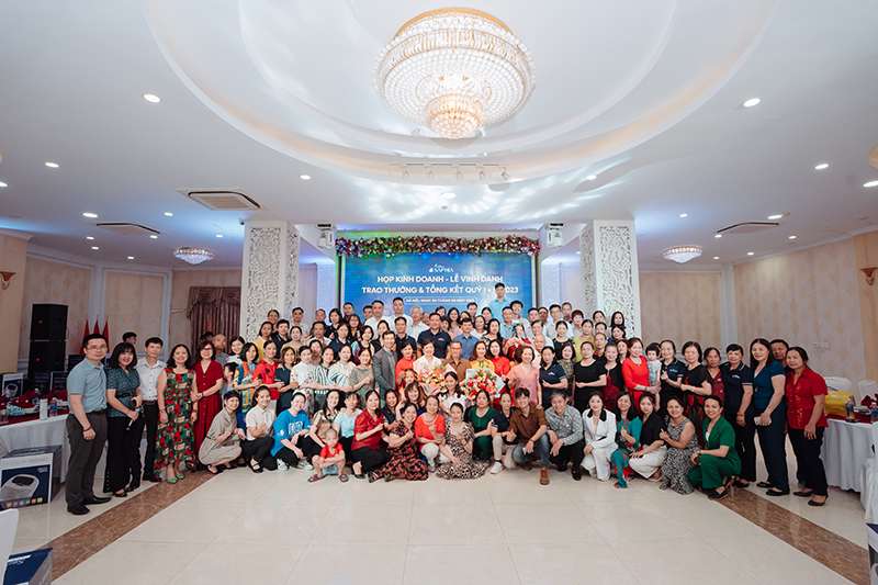 Kiềm Saphia long trọng tổ chức lễ vinh danh và trao thưởng quý I-II/2023