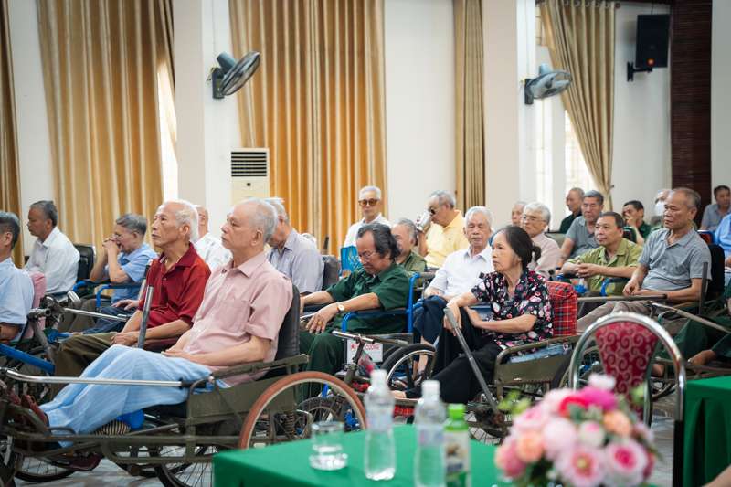 Kiềm Saphia Pharma thăm và tặng quà Trung tâm Điều dưỡng Thương binh Thuận Thành