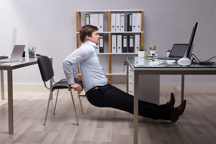 Dân văn phòng cần lưu ý gì để tránh bị bệnh về xương khớp