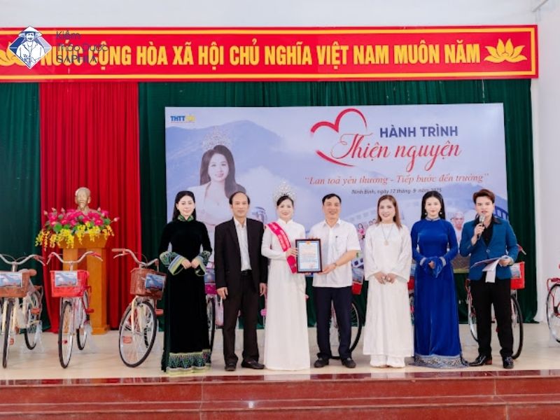 Tinh Than Viet Nam Trong Moi Kiem Saphier 3