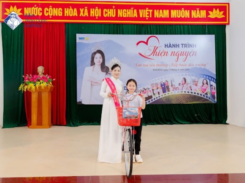 Tinh Than Viet Nam Trong Moi Kiem Saphier 6