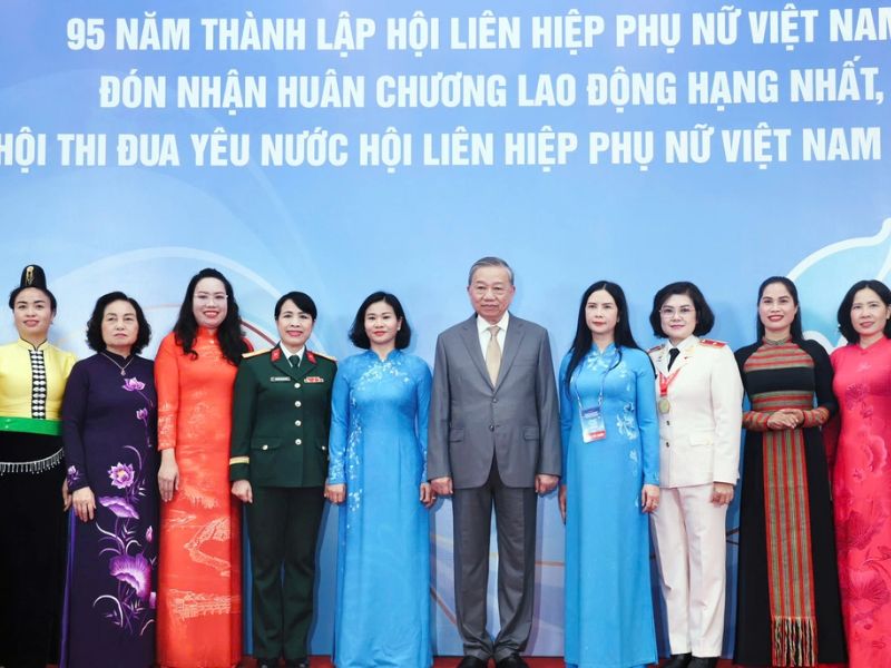 Tổng Bí Thư Tô Lâm cùng các đại biểu trong sự kiện 95 năm Hội LHPN Việt Nam