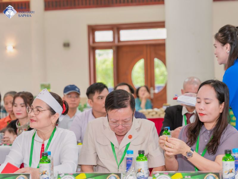 Nha Khoa Hoc Phuong Dung Tham Gia Su Kien Nam Duoc Tri Nam Nhan 2