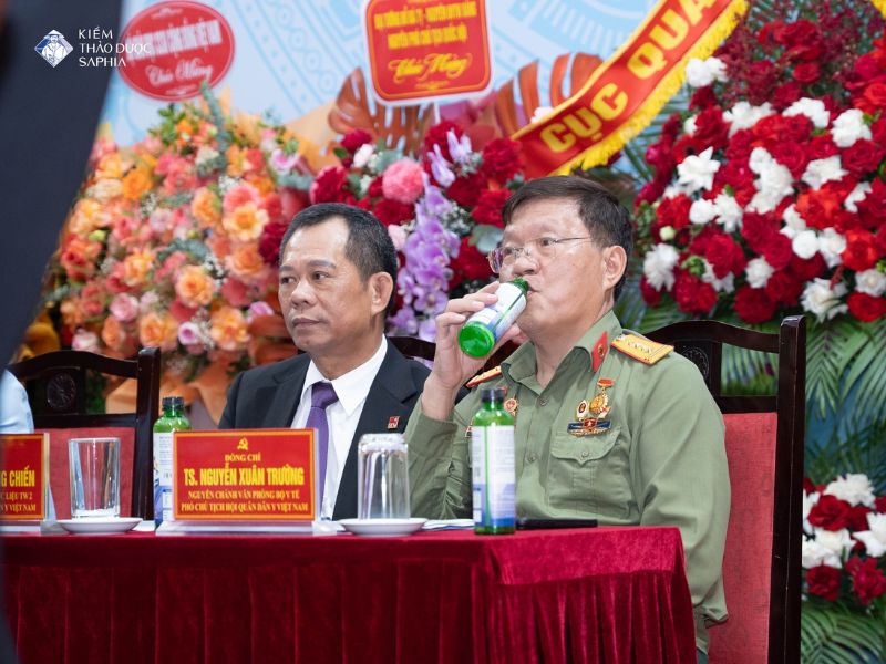 Hinh Anh Cua Kiem Saphia 2