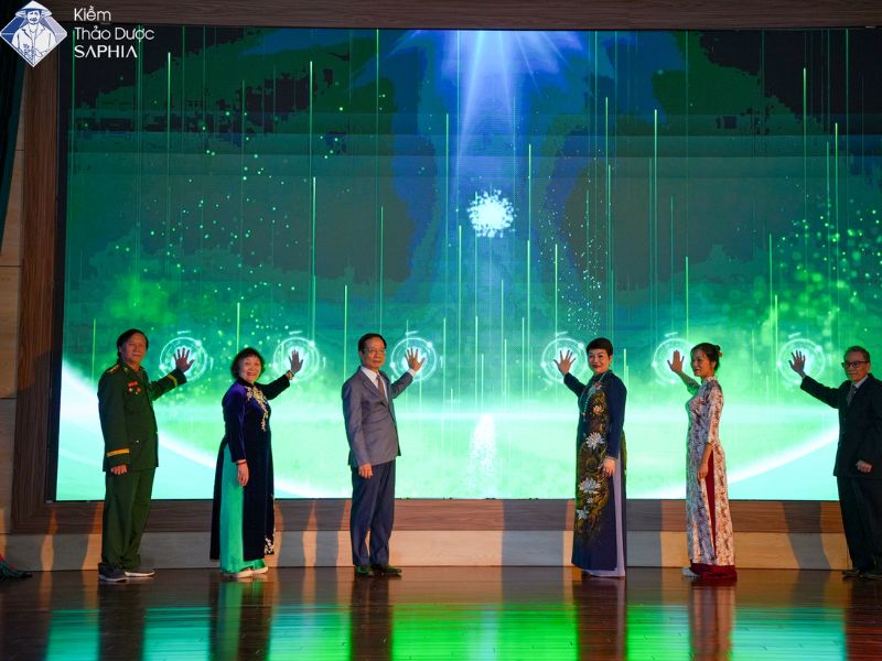 Chạm tay lịch sự, mở ra kỷ nguyên dinh dưỡng tế bào