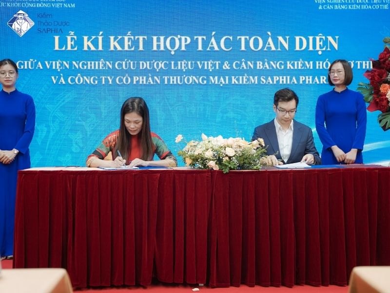 Ceo Nguyen Thanh Phuong Va Dau An Cot Moc Thanh Cong Kiem Thao Duoc Saphia 2