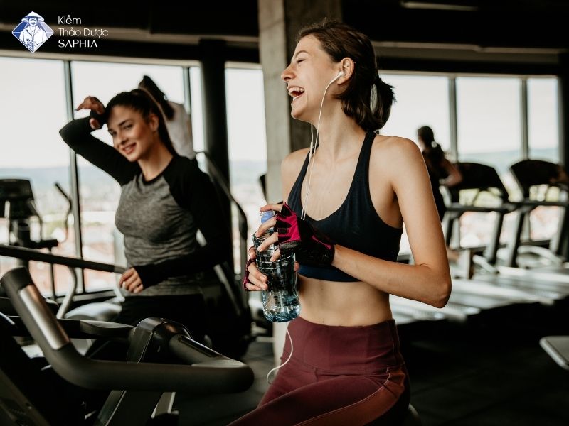 Nen Uong Nuoc Gi Khi Tap Gym 2